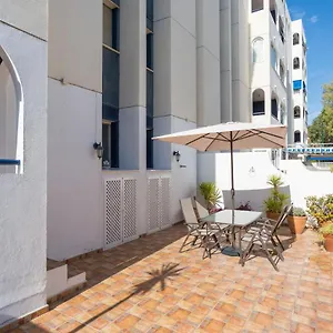 apartamento-frente-a-la-playa-con-gran-terraza.1costadelsol.com/
