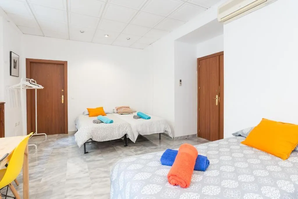 By Malagagrupos Larios Centro Historico Parking Gratis 아파트 말라가